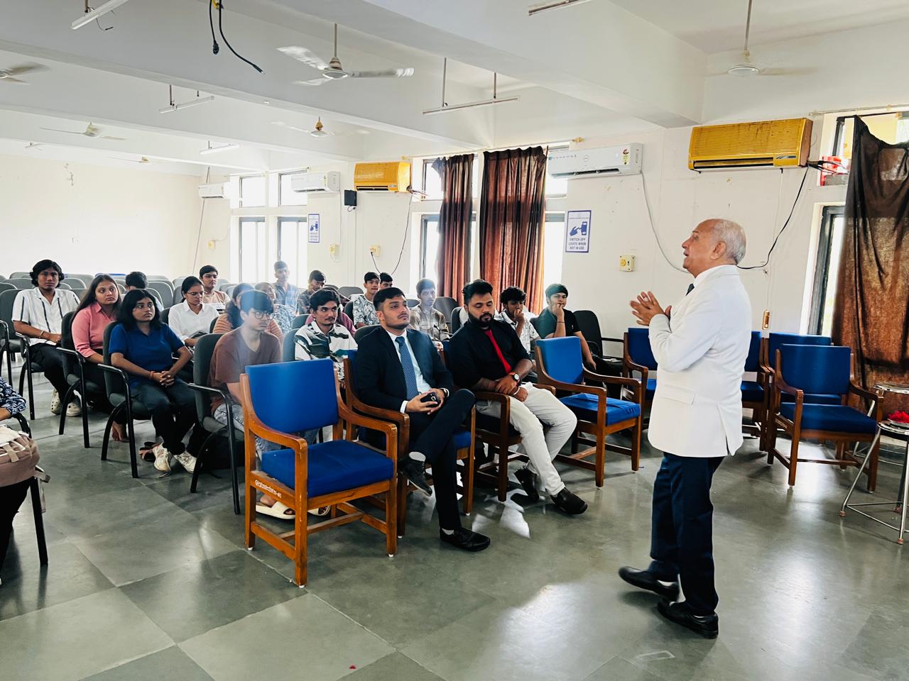 Communication Workshop - Photo 4
